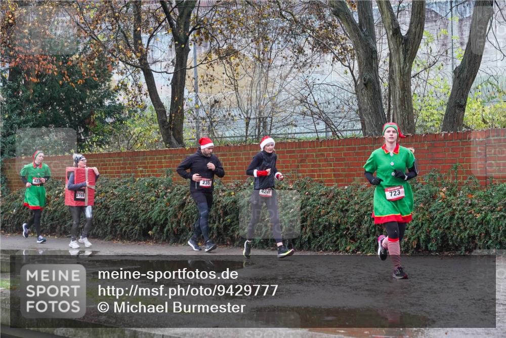 07.12.2025 - St. Pauli X-Mass-Run No. 15 Michael Burmester http://msf.ph/oto/9429777 07.12.2025 11:42:18 Laufen 422, 2769, 235, 4241, 723 meine-sportfotos.de