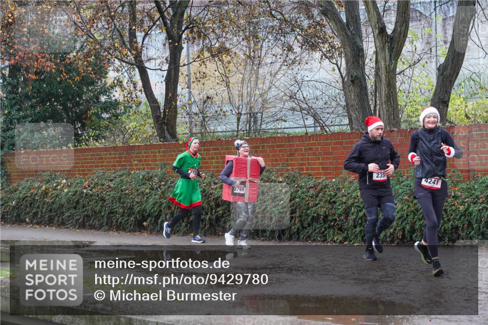 07.12.2025 - St. Pauli X-Mass-Run No. 15 Michael Burmester http://msf.ph/oto/9429780 07.12.2025 11:42:20 Laufen 2769, 235, 4241 meine-sportfotos.de