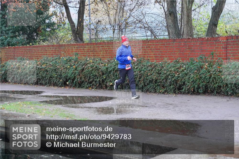 07.12.2025 - St. Pauli X-Mass-Run No. 15 Michael Burmester http://msf.ph/oto/9429783 07.12.2025 09:58:46 Laufen 6691 meine-sportfotos.de