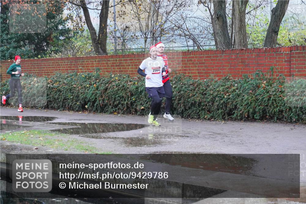 07.12.2025 - St. Pauli X-Mass-Run No. 15 Michael Burmester http://msf.ph/oto/9429786 07.12.2025 09:58:51 Laufen 2564 meine-sportfotos.de