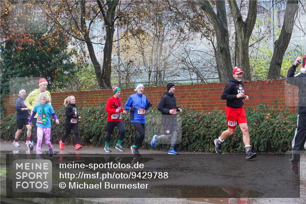 07.12.2025 - St. Pauli X-Mass-Run No. 15 Michael Burmester http://msf.ph/oto/9429788 07.12.2025 11:42:29 Laufen 328, 3813, 3661, 3130, 3811, 3844 meine-sportfotos.de