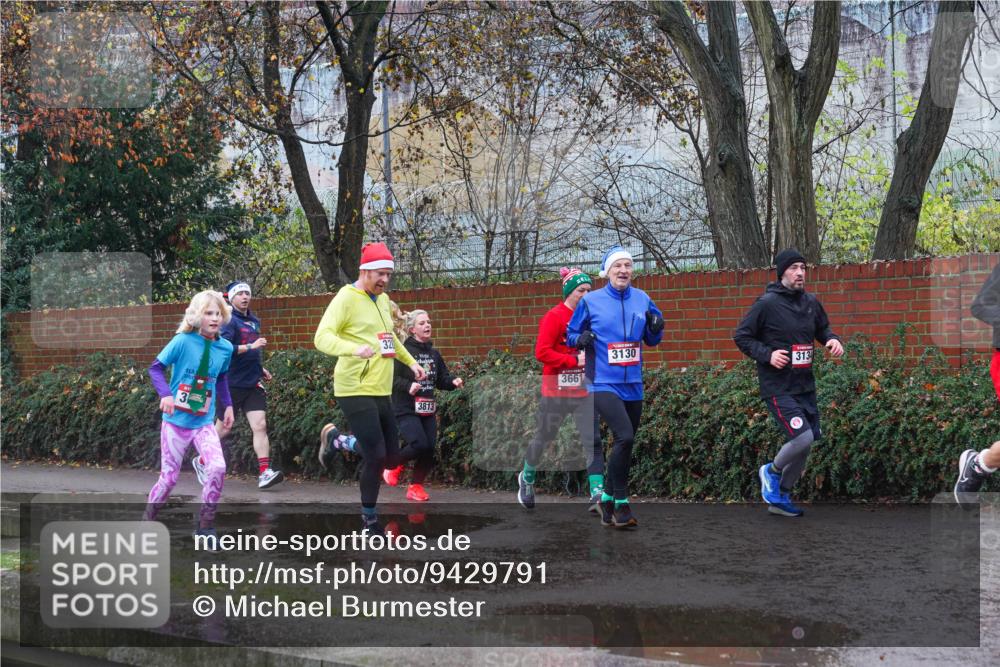 07.12.2025 - St. Pauli X-Mass-Run No. 15 Michael Burmester http://msf.ph/oto/9429791 07.12.2025 11:42:30 Laufen 3813, 3, 3661, 3130, 313 meine-sportfotos.de