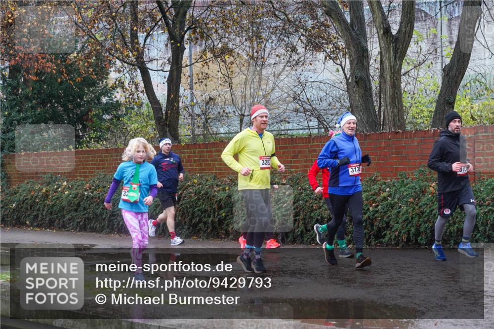 07.12.2025 - St. Pauli X-Mass-Run No. 15 Michael Burmester http://msf.ph/oto/9429793 07.12.2025 11:42:30 Laufen 32, 3282, 3130, 13 meine-sportfotos.de
