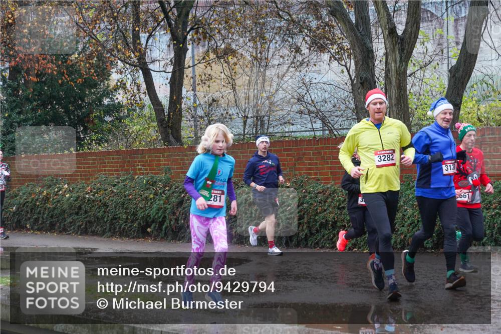 07.12.2025 - St. Pauli X-Mass-Run No. 15 Michael Burmester http://msf.ph/oto/9429794 07.12.2025 11:42:31 Laufen 281, 31, 3282, 313, 661 meine-sportfotos.de