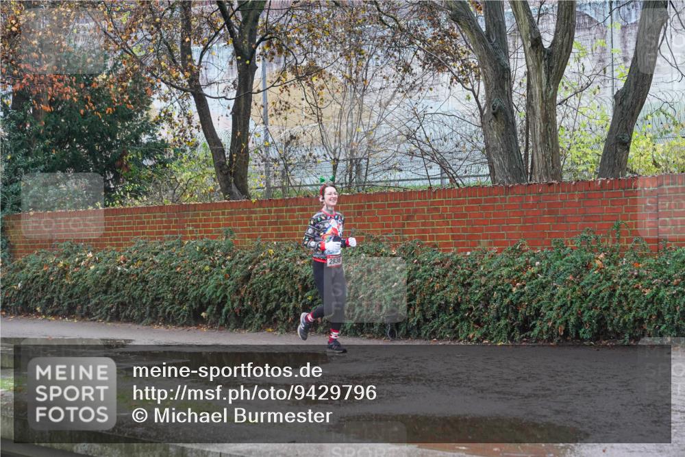 07.12.2025 - St. Pauli X-Mass-Run No. 15 Michael Burmester http://msf.ph/oto/9429796 07.12.2025 11:42:34 Laufen 2936 meine-sportfotos.de