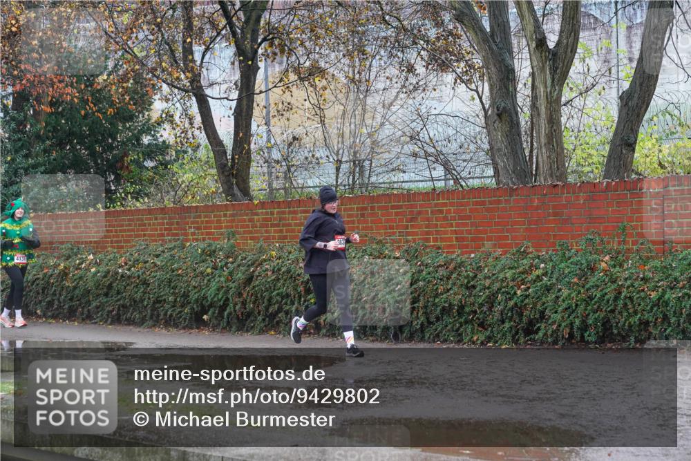 07.12.2025 - St. Pauli X-Mass-Run No. 15 Michael Burmester http://msf.ph/oto/9429802 07.12.2025 11:42:48 Laufen 4131 meine-sportfotos.de