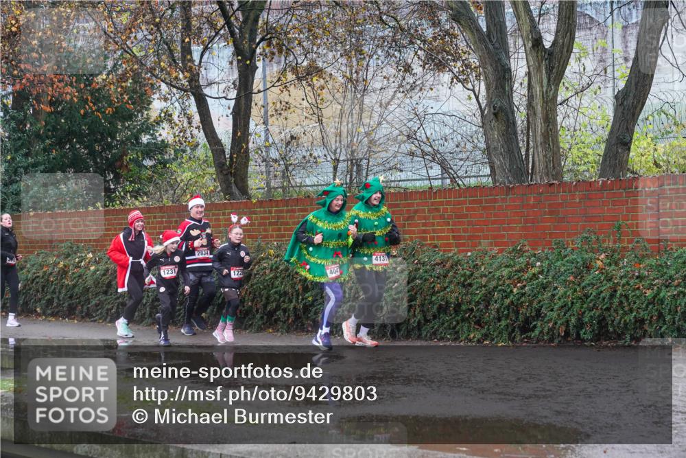 07.12.2025 - St. Pauli X-Mass-Run No. 15 Michael Burmester http://msf.ph/oto/9429803 07.12.2025 11:42:51 Laufen 1231, 2834, 122, 4047, 4131 meine-sportfotos.de