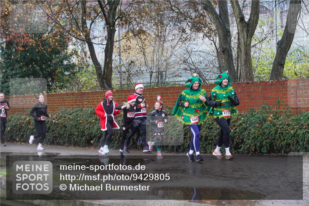 07.12.2025 - St. Pauli X-Mass-Run No. 15 Michael Burmester http://msf.ph/oto/9429805 07.12.2025 11:42:52 Laufen 3587, 1231, 2868, 2834, 122, 4131, 4047 meine-sportfotos.de