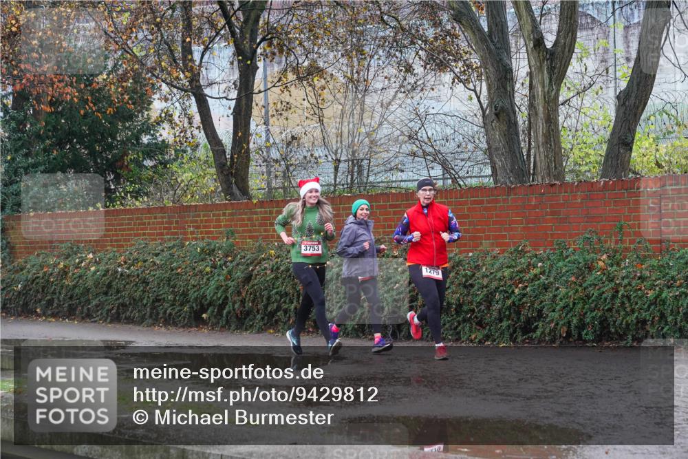 07.12.2025 - St. Pauli X-Mass-Run No. 15 Michael Burmester http://msf.ph/oto/9429812 07.12.2025 11:42:59 Laufen 3753, 1279 meine-sportfotos.de