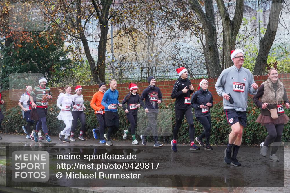 07.12.2025 - St. Pauli X-Mass-Run No. 15 Michael Burmester http://msf.ph/oto/9429817 07.12.2025 11:43:05 Laufen 4253, 1786, 79, 410, 4152, 4109, 778, 1445, 144 meine-sportfotos.de