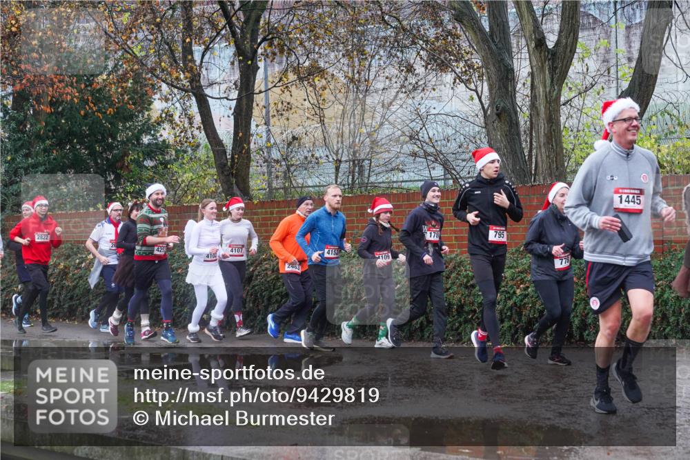 07.12.2025 - St. Pauli X-Mass-Run No. 15 Michael Burmester http://msf.ph/oto/9429819 07.12.2025 11:43:05 Laufen 178, 795, 2822, 26, 425, 4107, 4152, 4102, 109, 2463, 778, 1445 meine-sportfotos.de