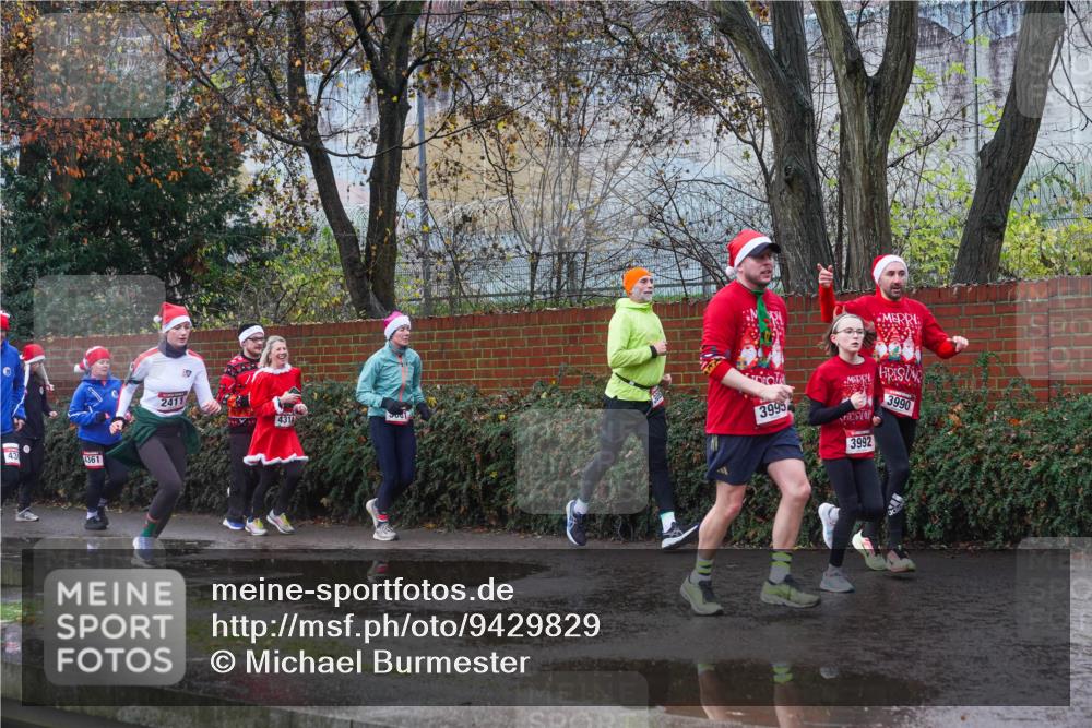 07.12.2025 - St. Pauli X-Mass-Run No. 15 Michael Burmester http://msf.ph/oto/9429829 07.12.2025 11:43:19 Laufen 43, 4361, 2411, 4314, 3995, 3992, 3990 meine-sportfotos.de