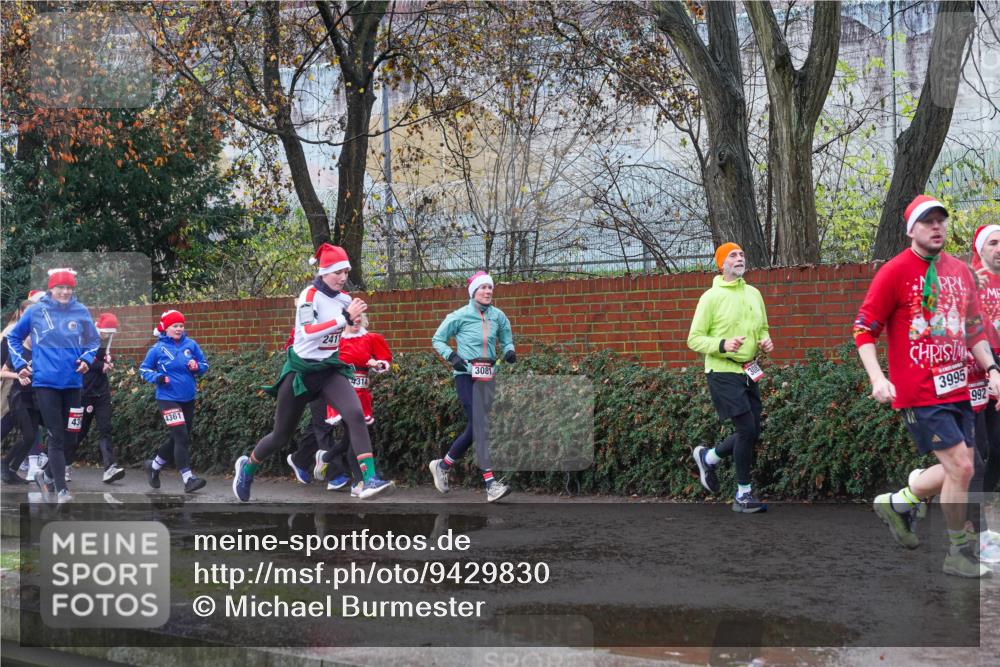 07.12.2025 - St. Pauli X-Mass-Run No. 15 Michael Burmester http://msf.ph/oto/9429830 07.12.2025 11:43:19 Laufen 4361, 241, 4314, 3081, 3995, 992 meine-sportfotos.de
