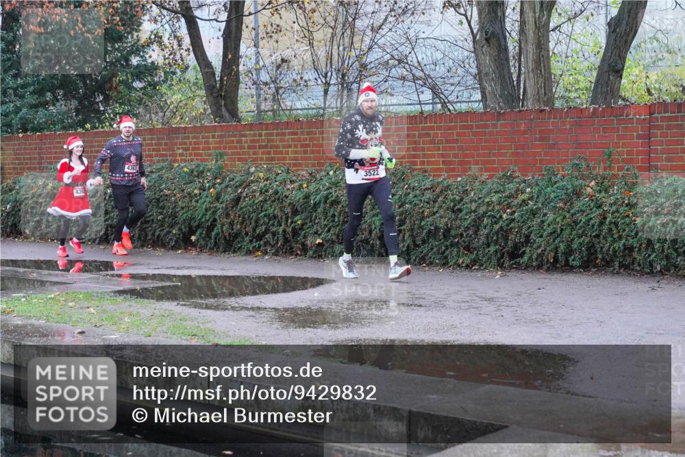 07.12.2025 - St. Pauli X-Mass-Run No. 15 Michael Burmester http://msf.ph/oto/9429832 07.12.2025 09:59:42 Laufen 3, 436, 4363, 3522 meine-sportfotos.de