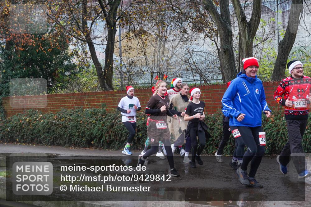 07.12.2025 - St. Pauli X-Mass-Run No. 15 Michael Burmester http://msf.ph/oto/9429842 07.12.2025 11:43:22 Laufen 4723, 123, 1994, 436, 43, 2032 meine-sportfotos.de