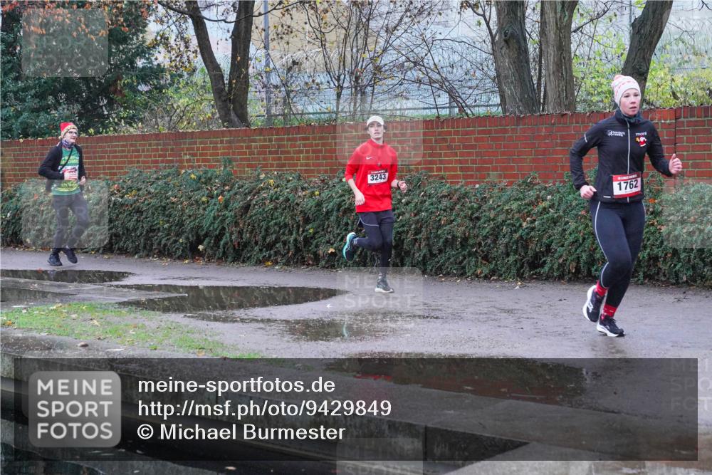 07.12.2025 - St. Pauli X-Mass-Run No. 15 Michael Burmester http://msf.ph/oto/9429849 07.12.2025 09:59:53 Laufen 3243, 1762, 19 meine-sportfotos.de