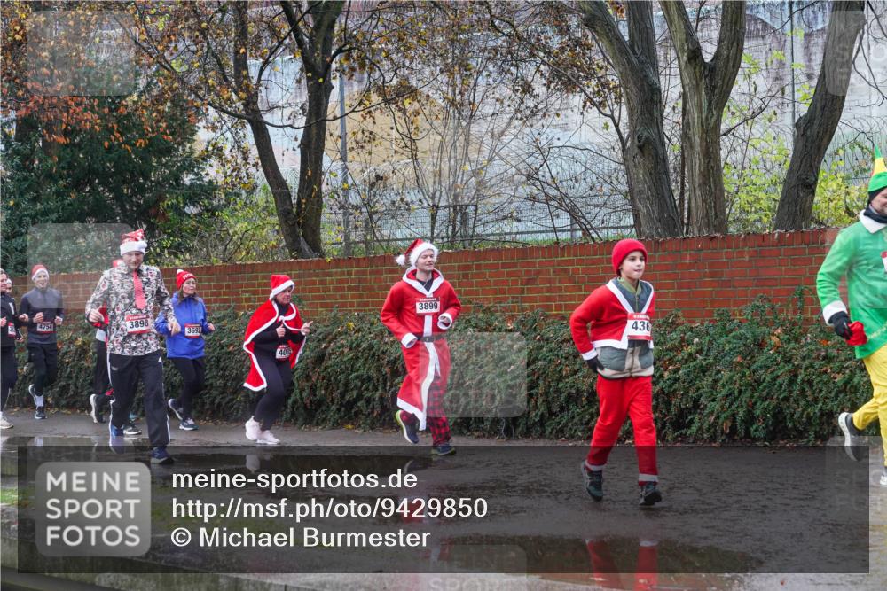 07.12.2025 - St. Pauli X-Mass-Run No. 15 Michael Burmester http://msf.ph/oto/9429850 07.12.2025 11:43:31 Laufen 4754, 3898, 3692, 4035, 3899, 436 meine-sportfotos.de