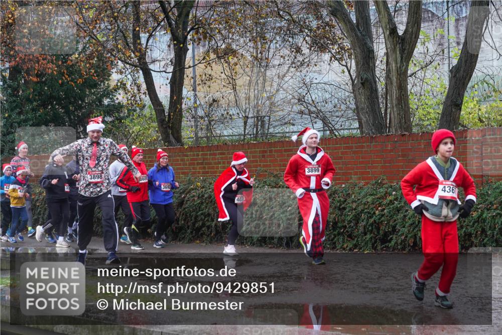 07.12.2025 - St. Pauli X-Mass-Run No. 15 Michael Burmester http://msf.ph/oto/9429851 07.12.2025 11:43:32 Laufen 42, 42, 3898, 689, 3692, 4035, 3899, 436 meine-sportfotos.de
