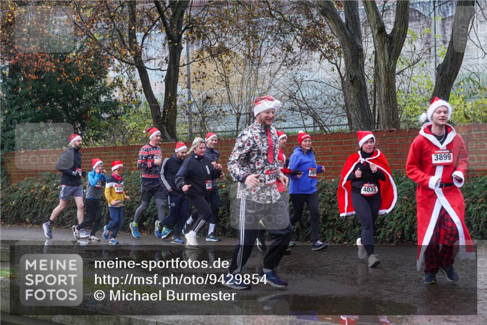 07.12.2025 - St. Pauli X-Mass-Run No. 15 Michael Burmester http://msf.ph/oto/9429854 07.12.2025 11:43:33 Laufen 422, 4221, 4743, 89, 389, 369, 4035, 3899 meine-sportfotos.de