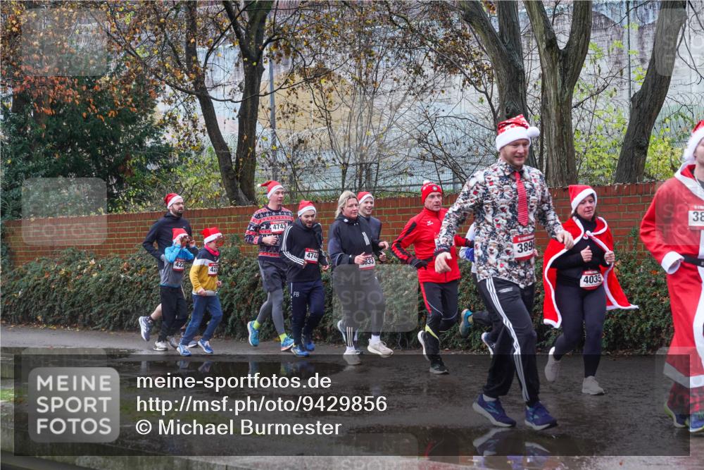 07.12.2025 - St. Pauli X-Mass-Run No. 15 Michael Burmester http://msf.ph/oto/9429856 07.12.2025 11:43:34 Laufen 422, 42, 4743, 4744, 833, 389, 4035, 38 meine-sportfotos.de