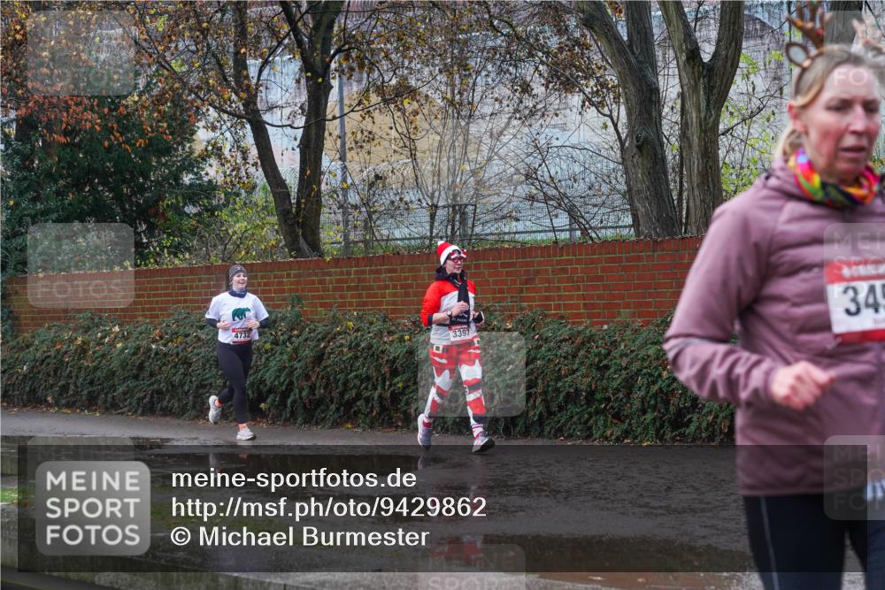 07.12.2025 - St. Pauli X-Mass-Run No. 15 Michael Burmester http://msf.ph/oto/9429862 07.12.2025 11:43:40 Laufen 4732, 3397, 345 meine-sportfotos.de