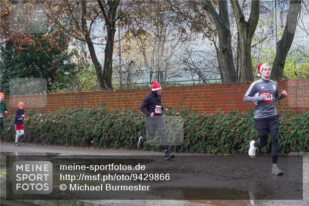 07.12.2025 - St. Pauli X-Mass-Run No. 15 Michael Burmester http://msf.ph/oto/9429866 07.12.2025 11:43:45 Laufen 020, 472, 49 meine-sportfotos.de