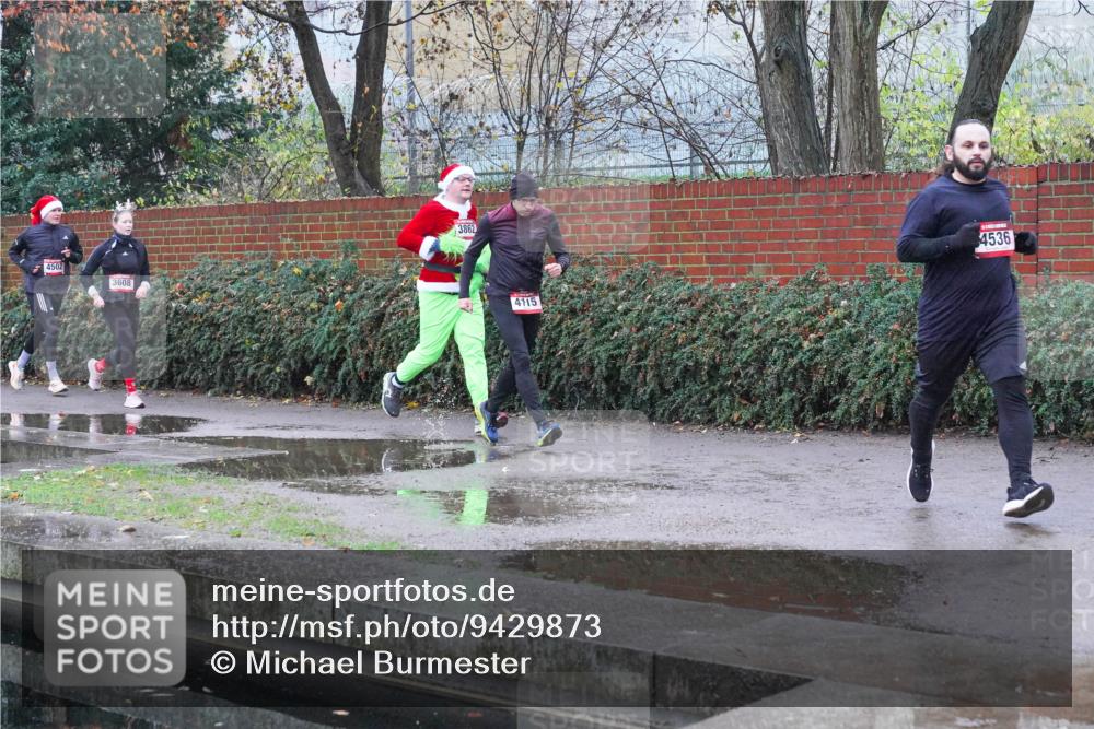07.12.2025 - St. Pauli X-Mass-Run No. 15 Michael Burmester http://msf.ph/oto/9429873 07.12.2025 10:00:11 Laufen 4502, 3608, 3862, 4115, 4536 meine-sportfotos.de
