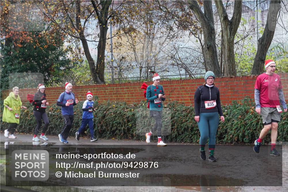 07.12.2025 - St. Pauli X-Mass-Run No. 15 Michael Burmester http://msf.ph/oto/9429876 07.12.2025 11:43:57 Laufen 130, 432, 022, 4329, 835, 83 meine-sportfotos.de
