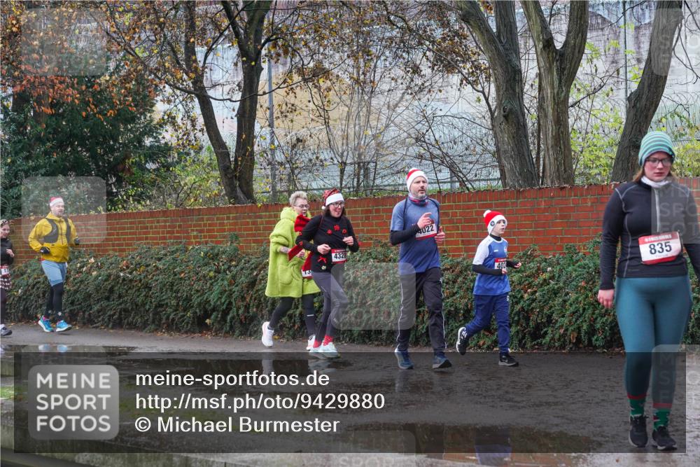 07.12.2025 - St. Pauli X-Mass-Run No. 15 Michael Burmester http://msf.ph/oto/9429880 07.12.2025 11:43:59 Laufen 13, 4328, 4022, 402, 835 meine-sportfotos.de