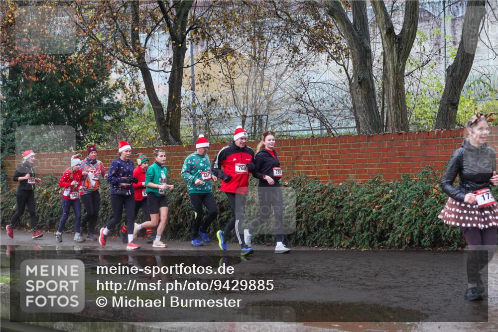 07.12.2025 - St. Pauli X-Mass-Run No. 15 Michael Burmester http://msf.ph/oto/9429885 07.12.2025 11:44:04 Laufen 356, 44, 3581, 4417, 760, 768, 173 meine-sportfotos.de