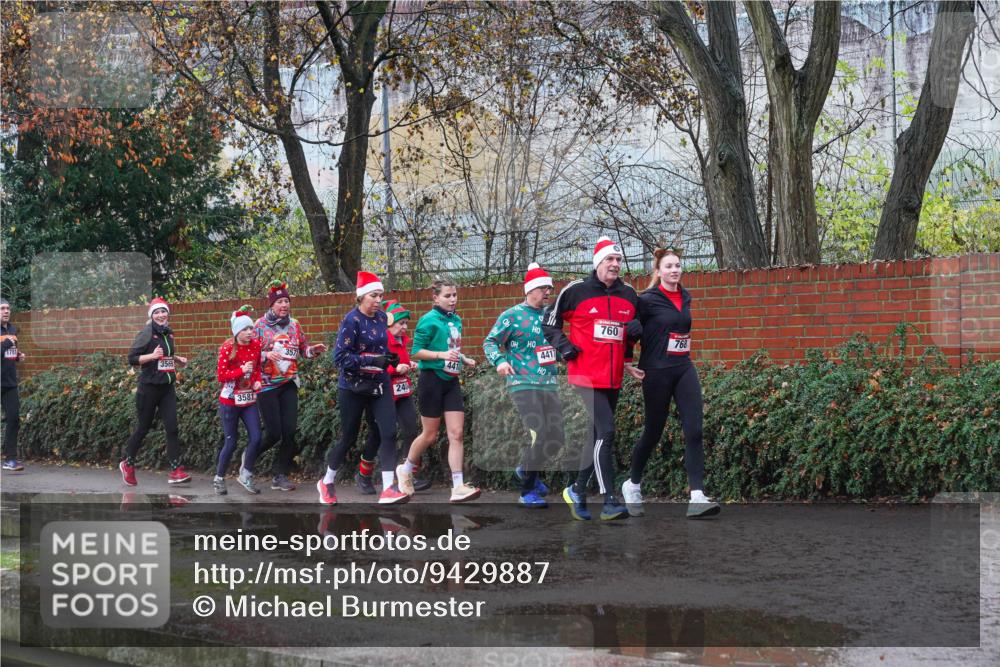 07.12.2025 - St. Pauli X-Mass-Run No. 15 Michael Burmester http://msf.ph/oto/9429887 07.12.2025 11:44:05 Laufen 1781, 3564, 3581, 357, 441, 240, 4417, 760, 768 meine-sportfotos.de