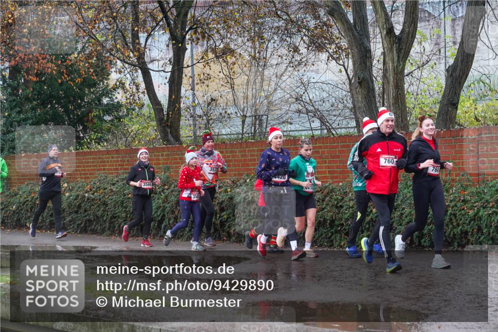 07.12.2025 - St. Pauli X-Mass-Run No. 15 Michael Burmester http://msf.ph/oto/9429890 07.12.2025 11:44:06 Laufen 3569, 3581, 357, 4420, 760, 768 meine-sportfotos.de