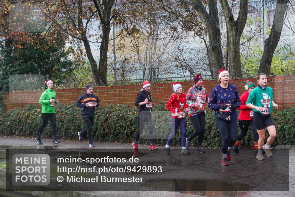 07.12.2025 - St. Pauli X-Mass-Run No. 15 Michael Burmester http://msf.ph/oto/9429893 07.12.2025 11:44:07 Laufen 1781, 3569, 3581, 357, 4418, 2 meine-sportfotos.de