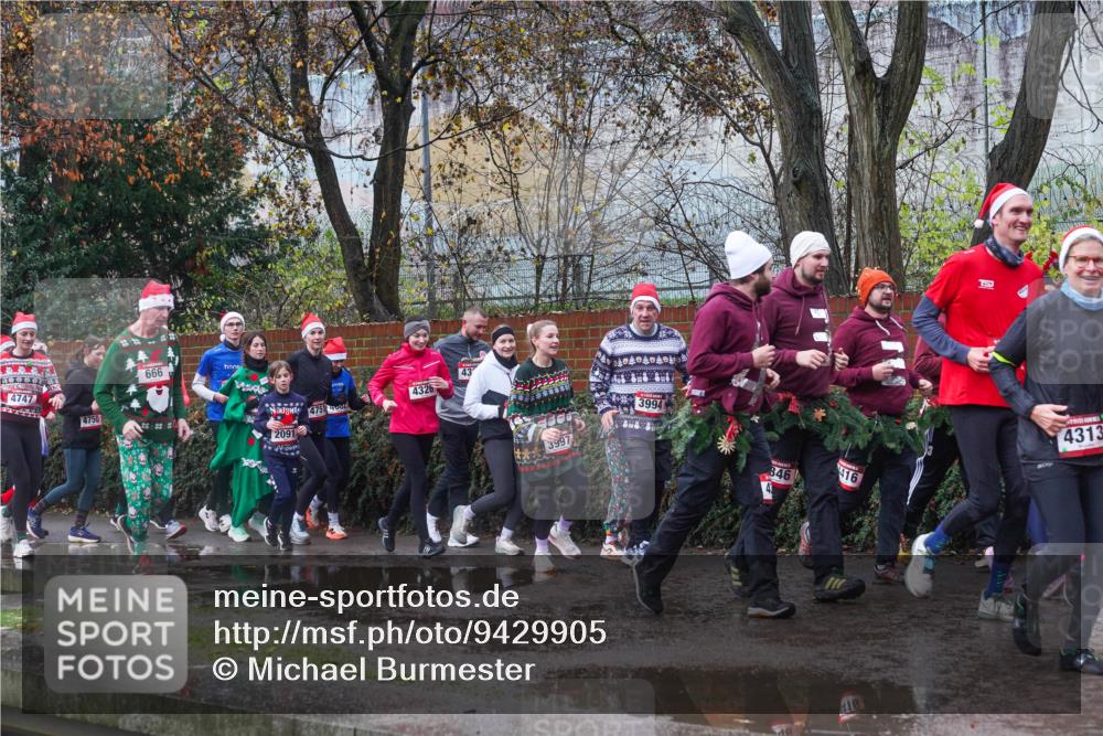 07.12.2025 - St. Pauli X-Mass-Run No. 15 Michael Burmester http://msf.ph/oto/9429905 07.12.2025 11:44:16 Laufen 4747, 4750, 666, 4326, 4751400, 2091, 3997, 040400, 3994, 416, 846, 4313 meine-sportfotos.de