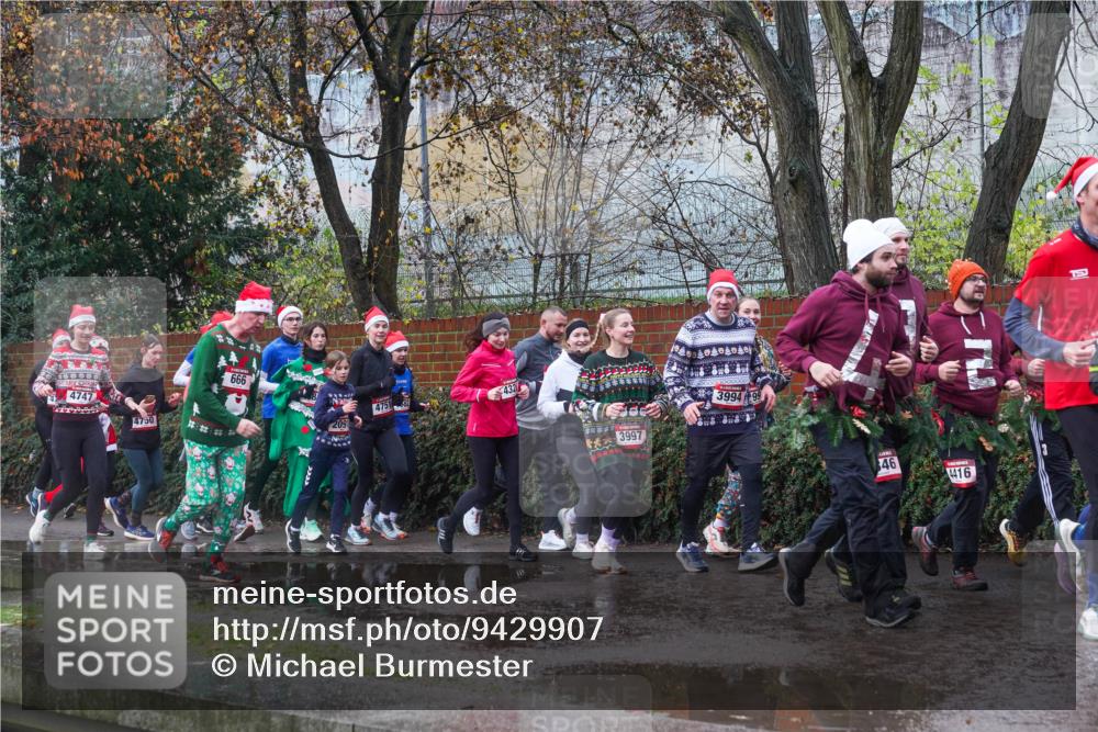 07.12.2025 - St. Pauli X-Mass-Run No. 15 Michael Burmester http://msf.ph/oto/9429907 07.12.2025 11:44:17 Laufen 4747, 4750, 999, 2091, 475, 432, 3997, 3994, 99, 46, 4416 meine-sportfotos.de