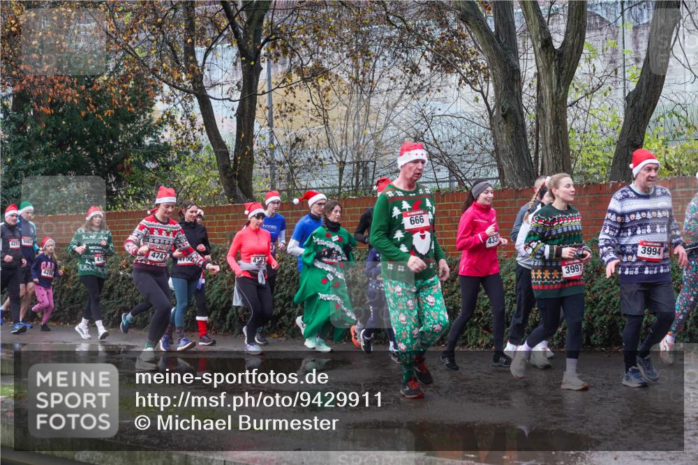 07.12.2025 - St. Pauli X-Mass-Run No. 15 Michael Burmester http://msf.ph/oto/9429911 07.12.2025 11:44:18 Laufen 4281, 5007, 4280, 47, 666, 4747, 4751, 415, 6, 432, 3997, 3994 meine-sportfotos.de