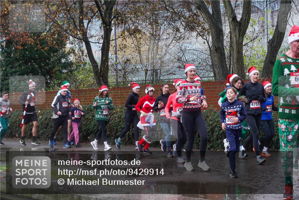 07.12.2025 - St. Pauli X-Mass-Run No. 15 Michael Burmester http://msf.ph/oto/9429914 07.12.2025 11:44:20 Laufen 1731, 1728, 4281, 4280, 474, 475, 47, 20, 4751, 68, 60 meine-sportfotos.de