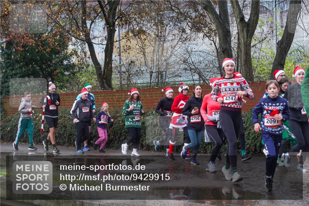 07.12.2025 - St. Pauli X-Mass-Run No. 15 Michael Burmester http://msf.ph/oto/9429915 07.12.2025 11:44:20 Laufen 1731, 4281, 4280, 746, 474, 4750, 474, 4747, 2091 meine-sportfotos.de