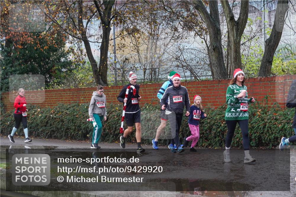 07.12.2025 - St. Pauli X-Mass-Run No. 15 Michael Burmester http://msf.ph/oto/9429920 07.12.2025 11:44:22 Laufen 1728, 1731, 4281, 4280, 4742 meine-sportfotos.de