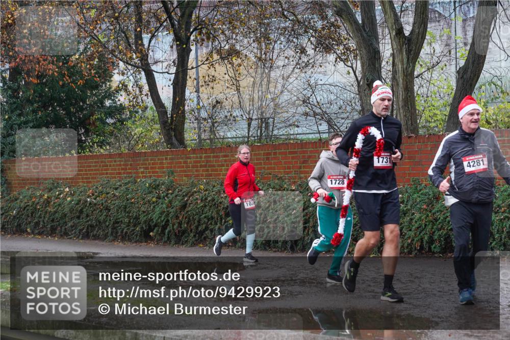 07.12.2025 - St. Pauli X-Mass-Run No. 15 Michael Burmester http://msf.ph/oto/9429923 07.12.2025 11:44:24 Laufen 103, 1728, 1731, 4281 meine-sportfotos.de