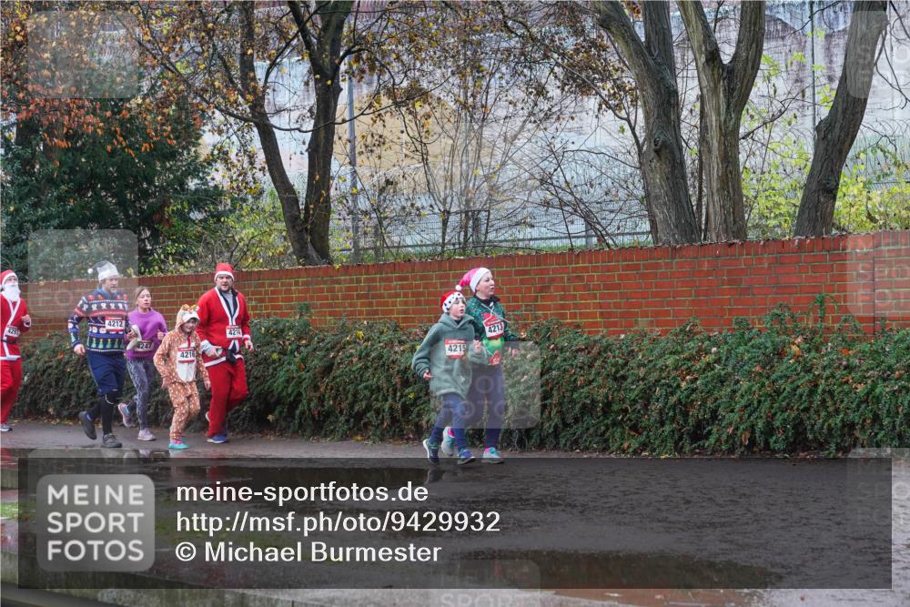 07.12.2025 - St. Pauli X-Mass-Run No. 15 Michael Burmester http://msf.ph/oto/9429932 07.12.2025 11:44:43 Laufen 4297, 4212, 4247, 4216, 4214, 4215, 4213 meine-sportfotos.de