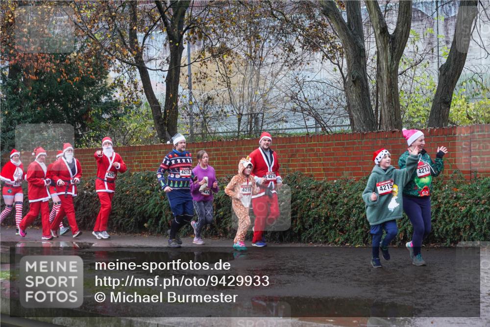 07.12.2025 - St. Pauli X-Mass-Run No. 15 Michael Burmester http://msf.ph/oto/9429933 07.12.2025 11:44:44 Laufen 4297, 4212, 4216, 4214, 4213, 4215 meine-sportfotos.de