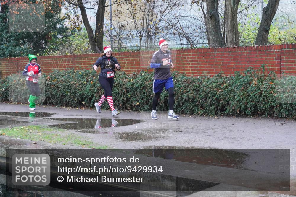 07.12.2025 - St. Pauli X-Mass-Run No. 15 Michael Burmester http://msf.ph/oto/9429934 07.12.2025 10:01:02 Laufen 1371 meine-sportfotos.de