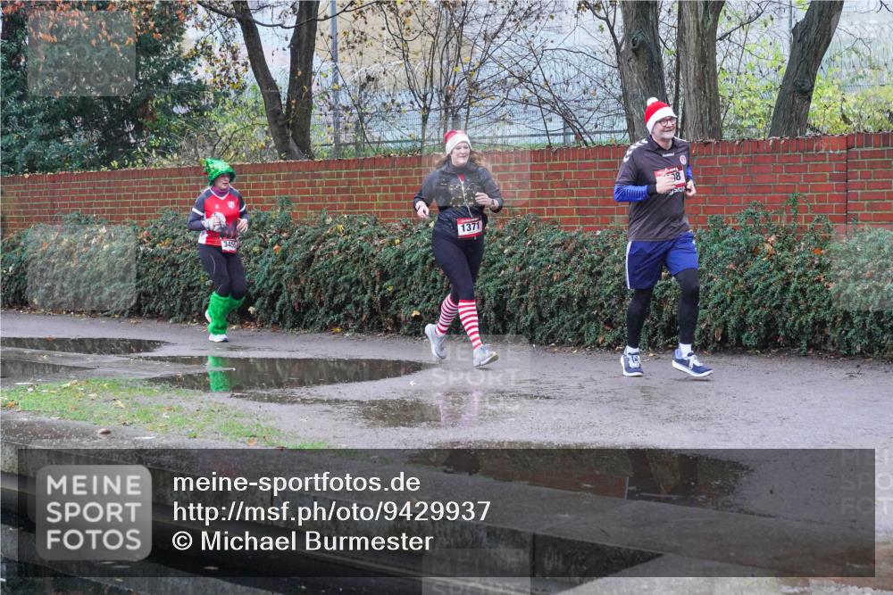 07.12.2025 - St. Pauli X-Mass-Run No. 15 Michael Burmester http://msf.ph/oto/9429937 07.12.2025 10:01:03 Laufen 1371 meine-sportfotos.de