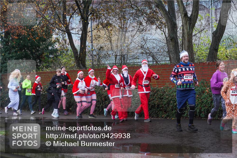 07.12.2025 - St. Pauli X-Mass-Run No. 15 Michael Burmester http://msf.ph/oto/9429938 07.12.2025 11:44:47 Laufen 4297, 4212, 421 meine-sportfotos.de