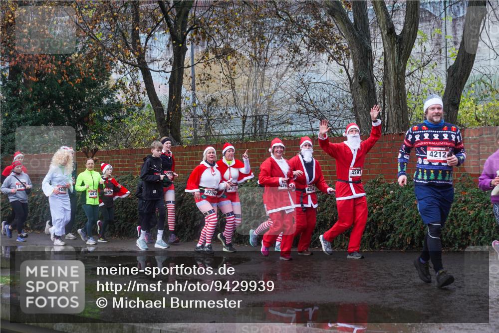 07.12.2025 - St. Pauli X-Mass-Run No. 15 Michael Burmester http://msf.ph/oto/9429939 07.12.2025 11:44:47 Laufen 194, 4405, 3708, 4413, 711, 4297, 4212 meine-sportfotos.de