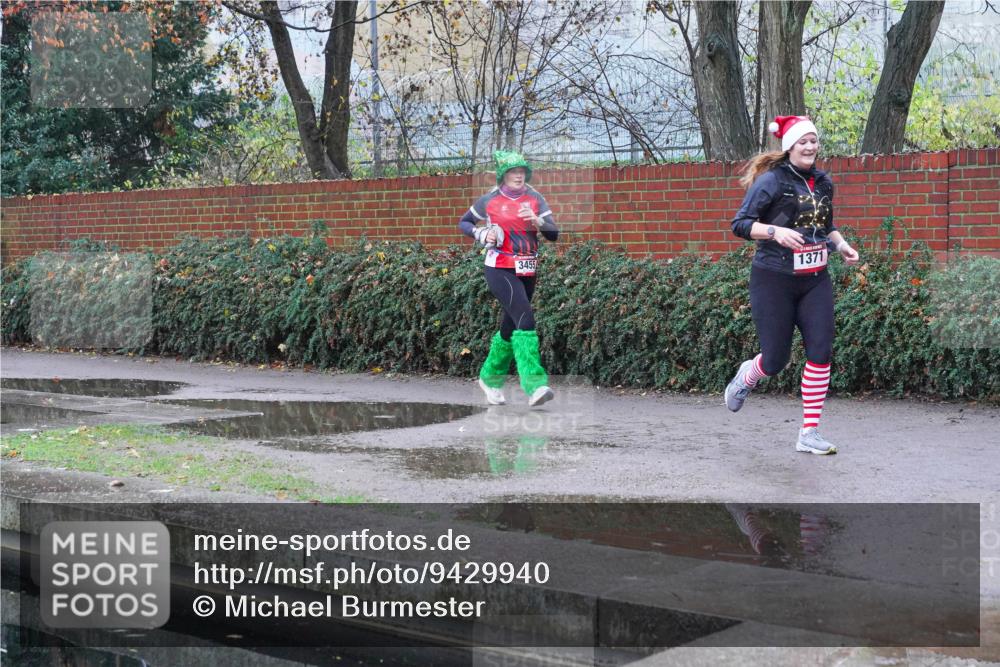 07.12.2025 - St. Pauli X-Mass-Run No. 15 Michael Burmester http://msf.ph/oto/9429940 07.12.2025 10:01:04 Laufen 3455, 1371 meine-sportfotos.de