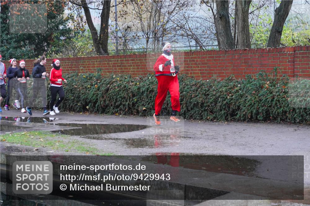 07.12.2025 - St. Pauli X-Mass-Run No. 15 Michael Burmester http://msf.ph/oto/9429943 07.12.2025 10:01:08 Laufen 4473, 454 meine-sportfotos.de