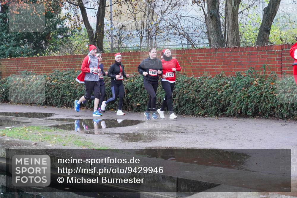 07.12.2025 - St. Pauli X-Mass-Run No. 15 Michael Burmester http://msf.ph/oto/9429946 07.12.2025 10:01:10 Laufen 73, 4169, 4170 meine-sportfotos.de