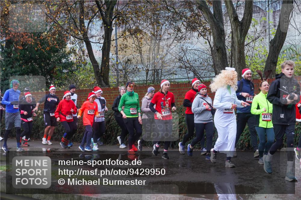 07.12.2025 - St. Pauli X-Mass-Run No. 15 Michael Burmester http://msf.ph/oto/9429950 07.12.2025 11:44:51 Laufen 422, 381, 4219, 2415, 850, 4217, 4143, 4403, 194, 4413 meine-sportfotos.de